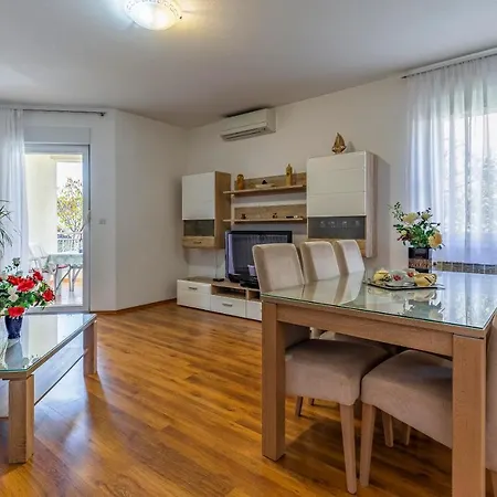 Apartmán Istriensonne - Veruda Mit Grillterrasse