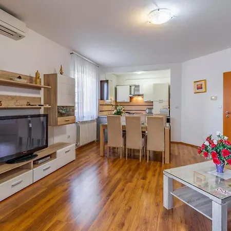 Istriensonne - Veruda Mit Grillterrasse Pula