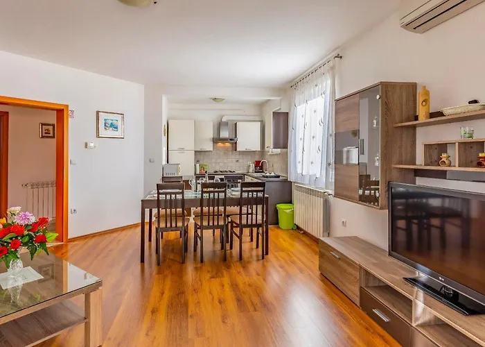Apartment Istriensonne - Veruda Mit Grillterrasse Pula