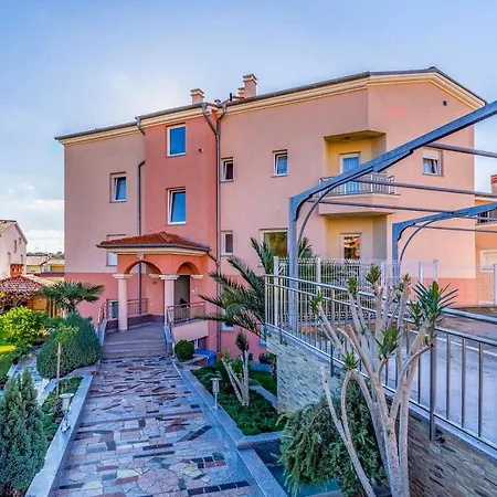 Appartement Istriensonne - Veruda Mit Grillterrasse