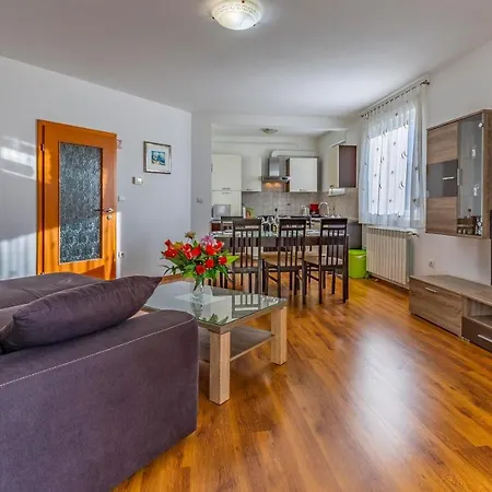 Istriensonne - Veruda Mit Grillterrasse * 普拉