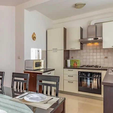 Istriensonne - Veruda Mit Grillterrasse *