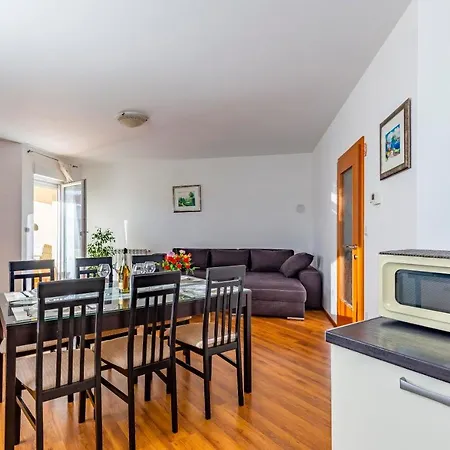 Daire Istriensonne - Veruda Mit Grillterrasse Pula