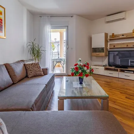 Appartement Istriensonne - Veruda Mit Grillterrasse Pula