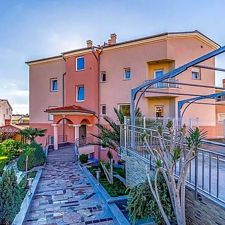 Istriensonne - Veruda Mit Grillterrasse Apartment *