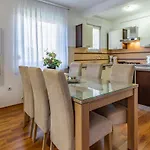 Apartman Istriensonne - Veruda Mit Grillterrasse